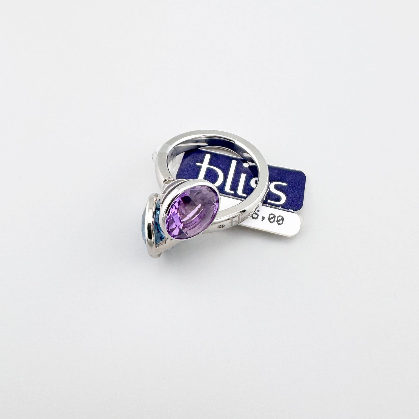 Bague quartz duo vue de profil avec pierres contrastées