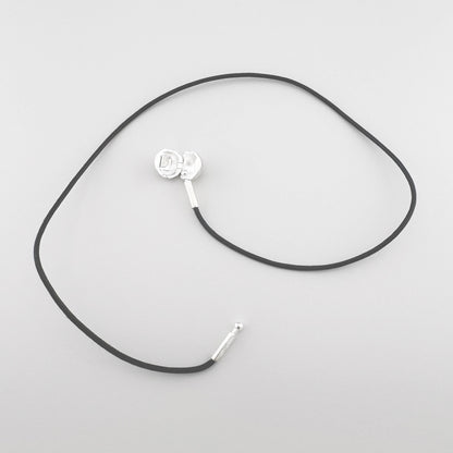 Gargantilla negra Thomas Sabo abierta con esfera de plata y extremos metálicos