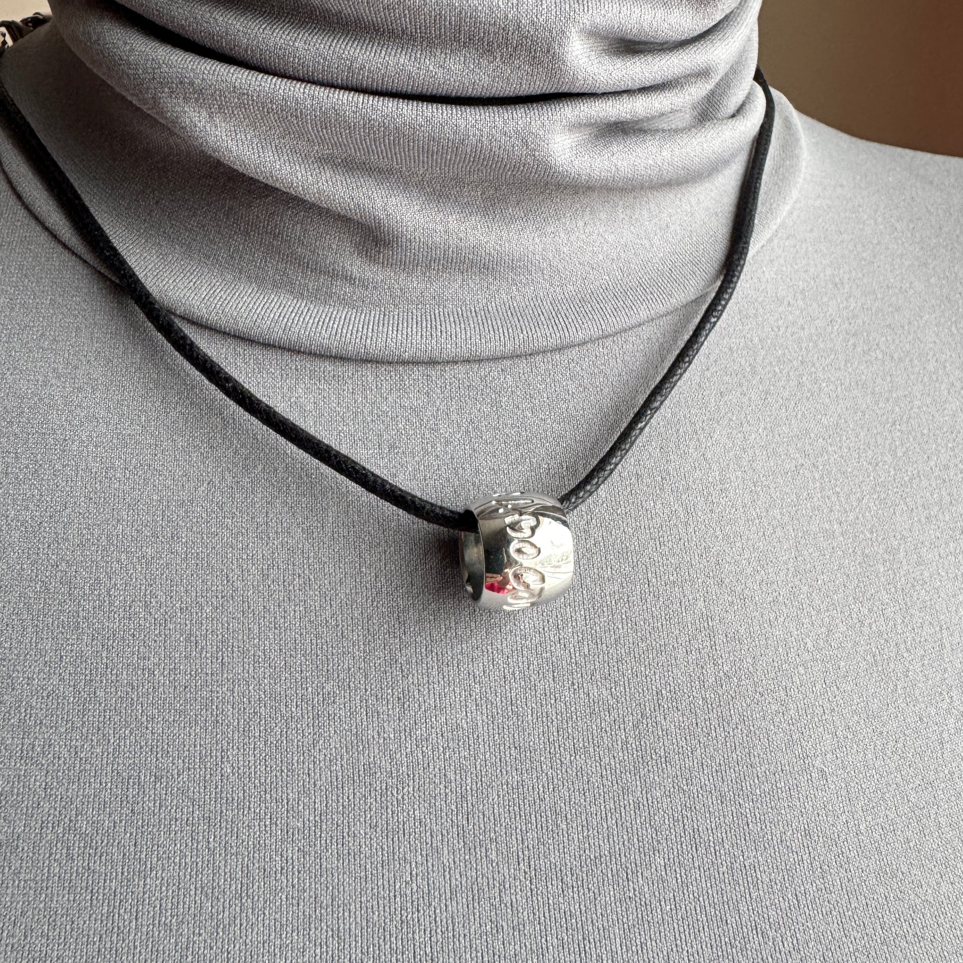 Silver cord necklace Bliss Gioielli with a polished pendant and embossed detail