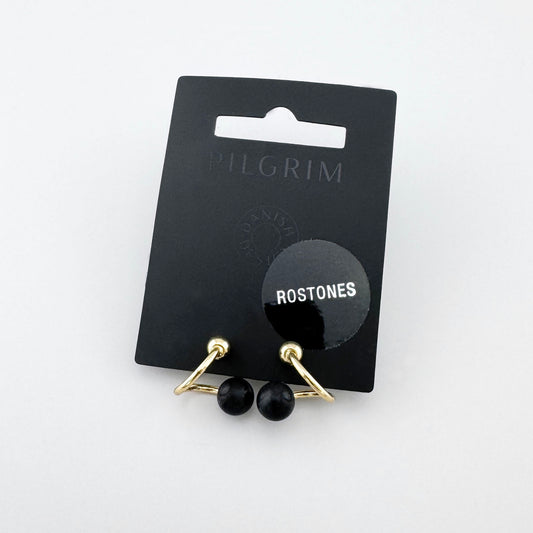 Złocone kolczyki z czarnym kamieniem Pilgrim z geometryczną spiralą i gładką oprawą, elegancki minimalizm