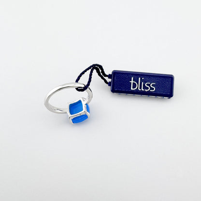 Silberring von Bliss Gioielli mit facettiertem blauem Achat und Gravur