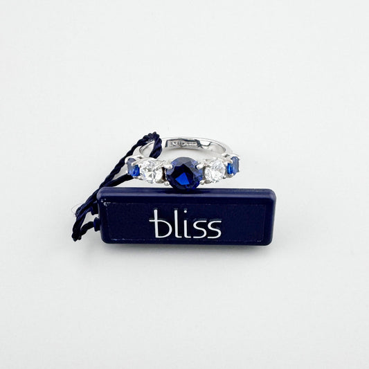 Pierścionek Bliss Gioielli z intensywnie niebieskim kamieniem centralnym