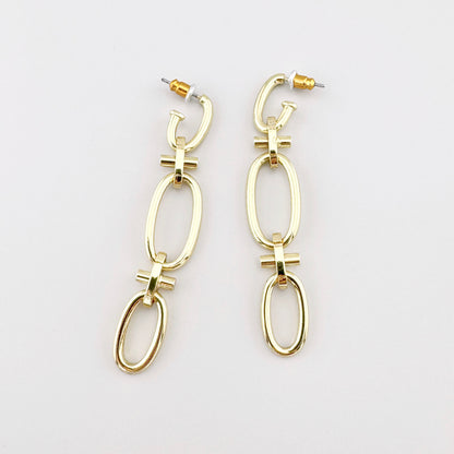 Pilgrim Ketten-Ohrringe mit drei ovalen Gliedern, poliert, leichte Bewegung und klarer Glanz