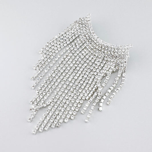 Broszka kryształowa kaskada Maravillas z gęstą srebrzystą frędzlą i wysokim połyskiem