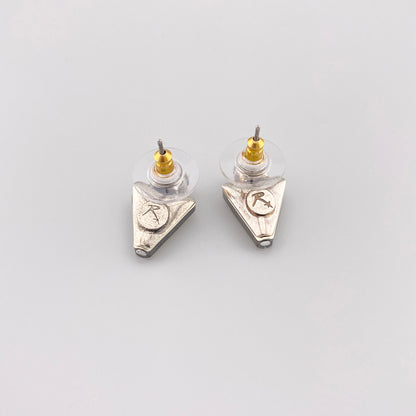 Boucles d’oreilles triangles en argent décorées de cristaux étincelants