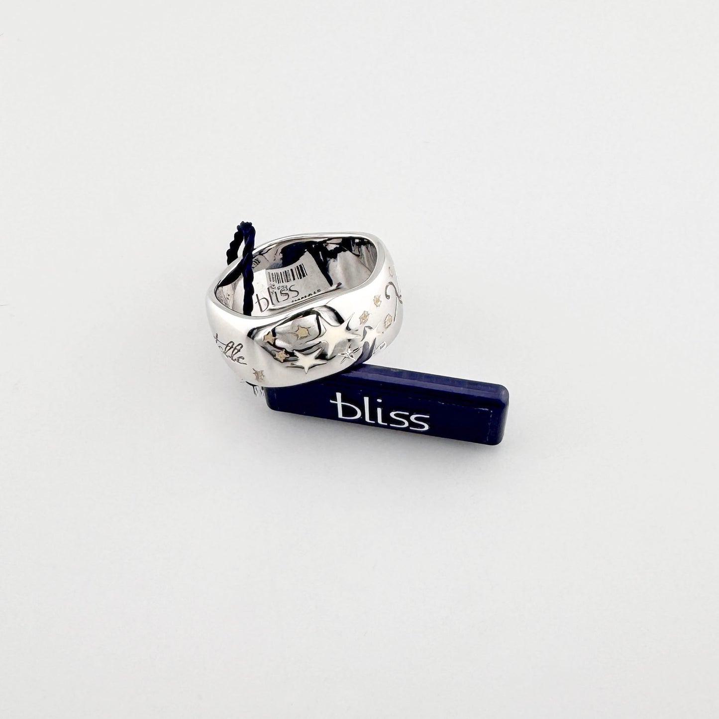 Ring mit Sternmotiven Bliss Gioielli in breiter silberner Form mit Gravur