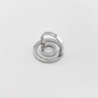 Bague argentée futuriste avec cercles concentriques vue du dessus