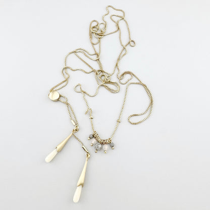Collar Pilgrim con piedras naturales y detalles dorados en diseño 2 en 1 versátil