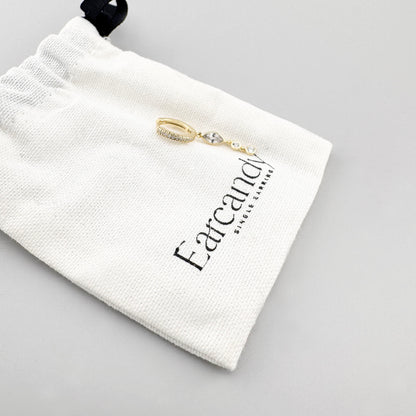 Pendiente único Earcandy con circonitas y forma alargada de brillo delicado