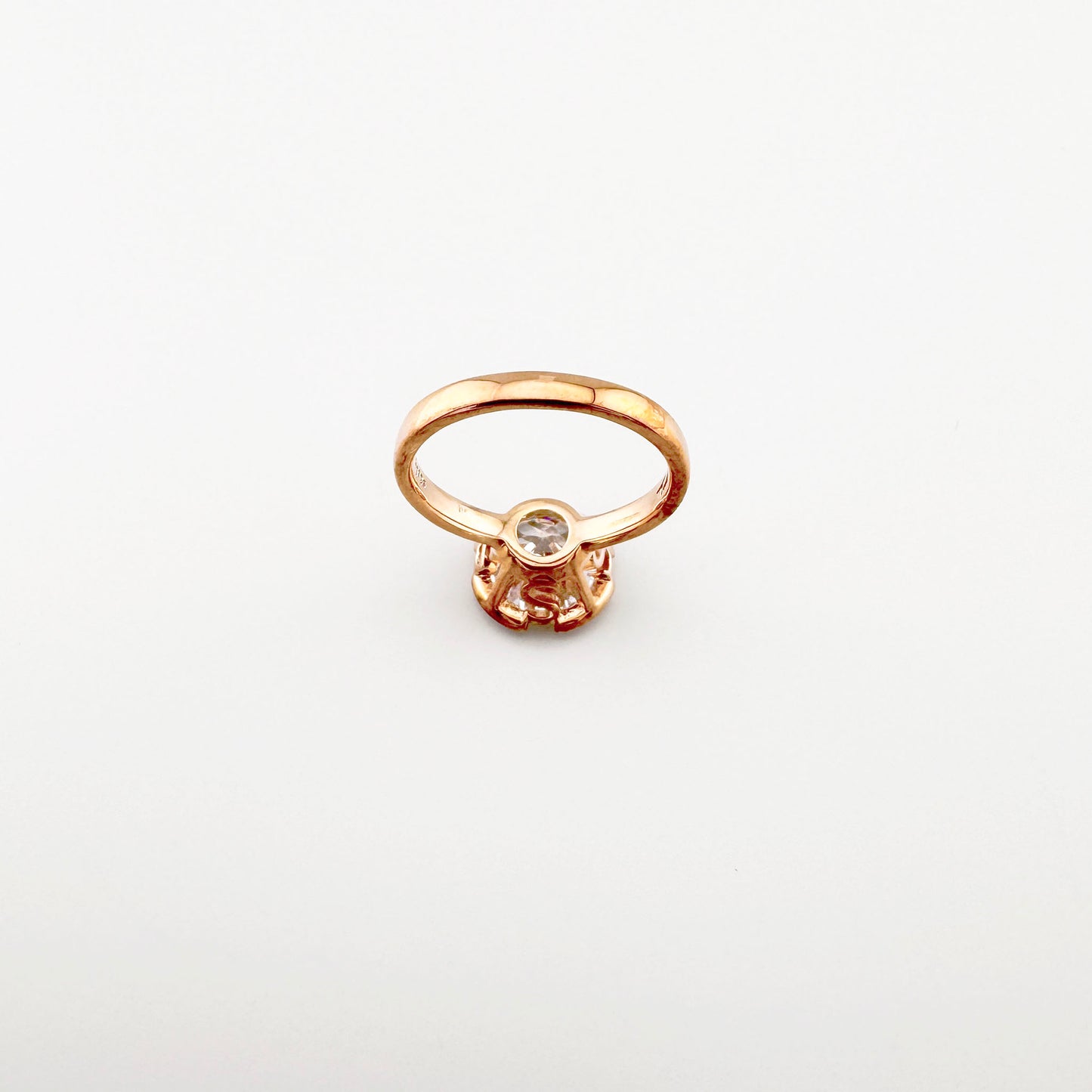Позолочена каблучка-солітер Thomas Sabo з круглим цирконієм у чотирилапковій оправі