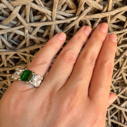 Green stone ring by Bliss Gioielli worn on the hand
