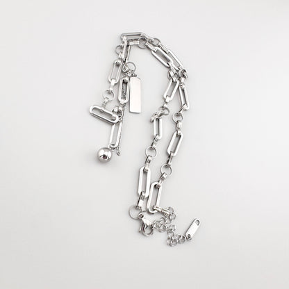 Collier Maravillas à maillons géométriques avec pendentifs mobiles argentés