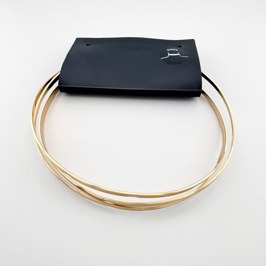 Choker wielopasmowy Pilgrim w złotym kolorze o minimalistycznej, architektonicznej formie