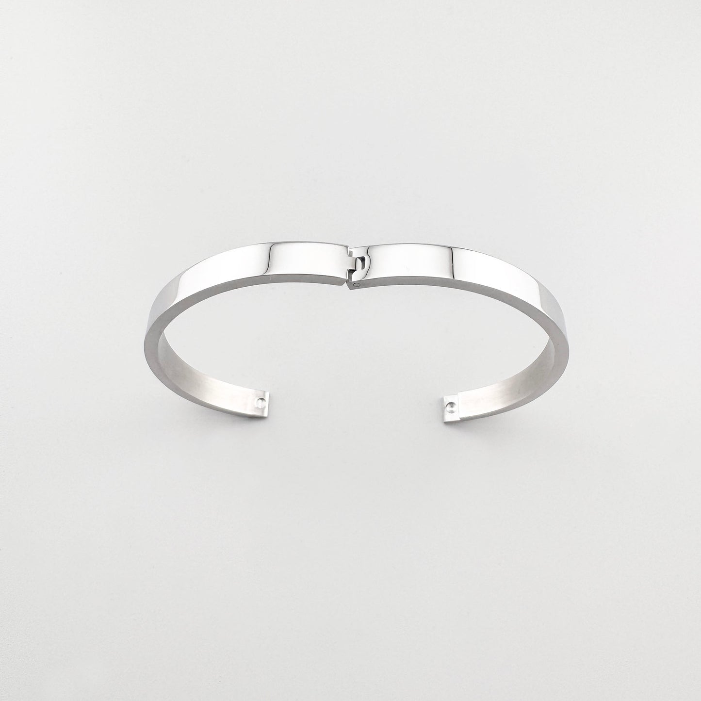 Minimalistisches Armband Maravillas in Bangle-Form mit schlichter Geometrie