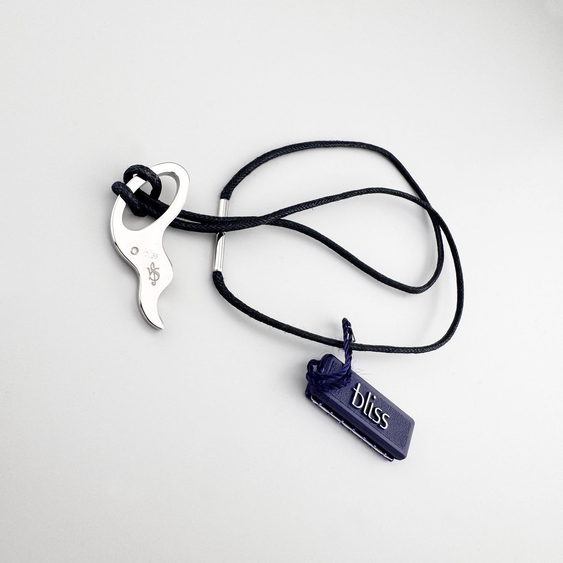 Collier Bliss Gioielli sur cordon noir avec pendentif organique et finition brillante