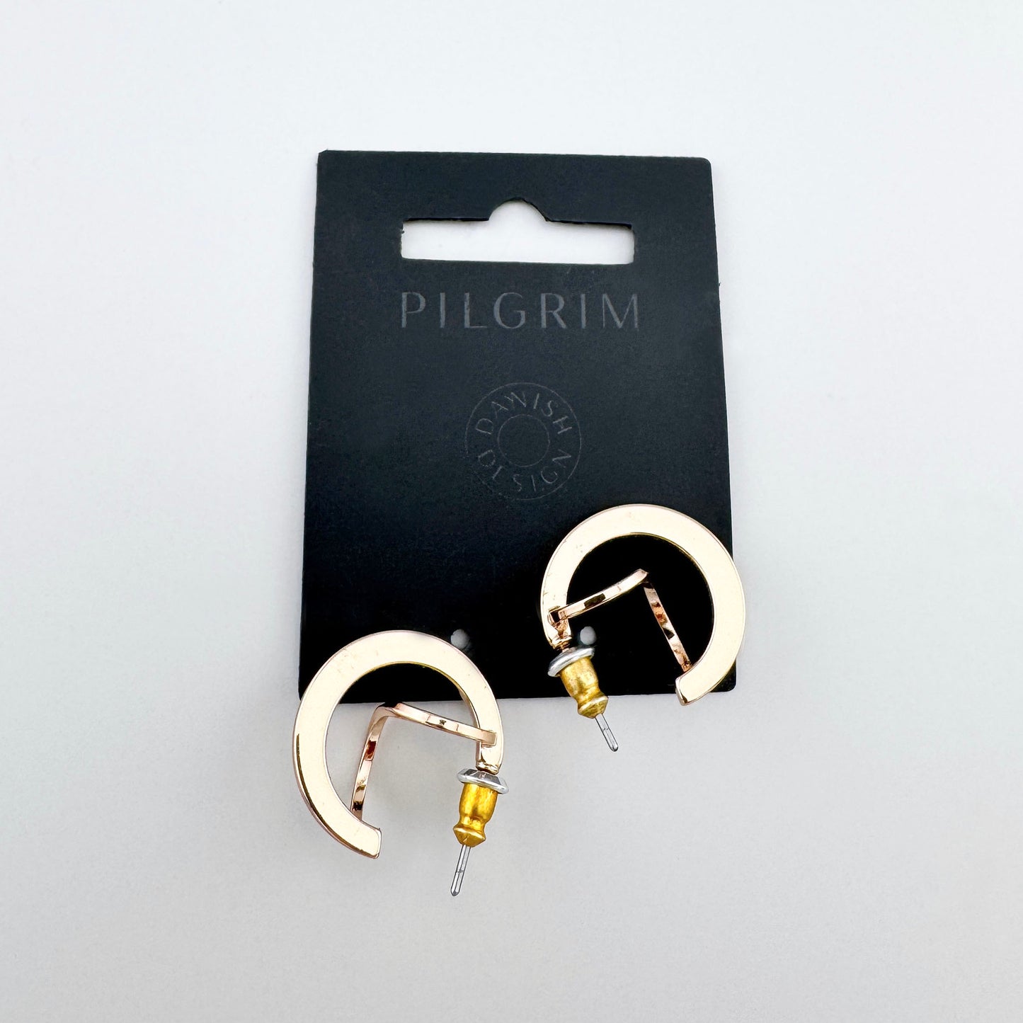 Позолочені кільця Pilgrim з дзеркальною поліровкою, чистий напівкруглий контур і легкість