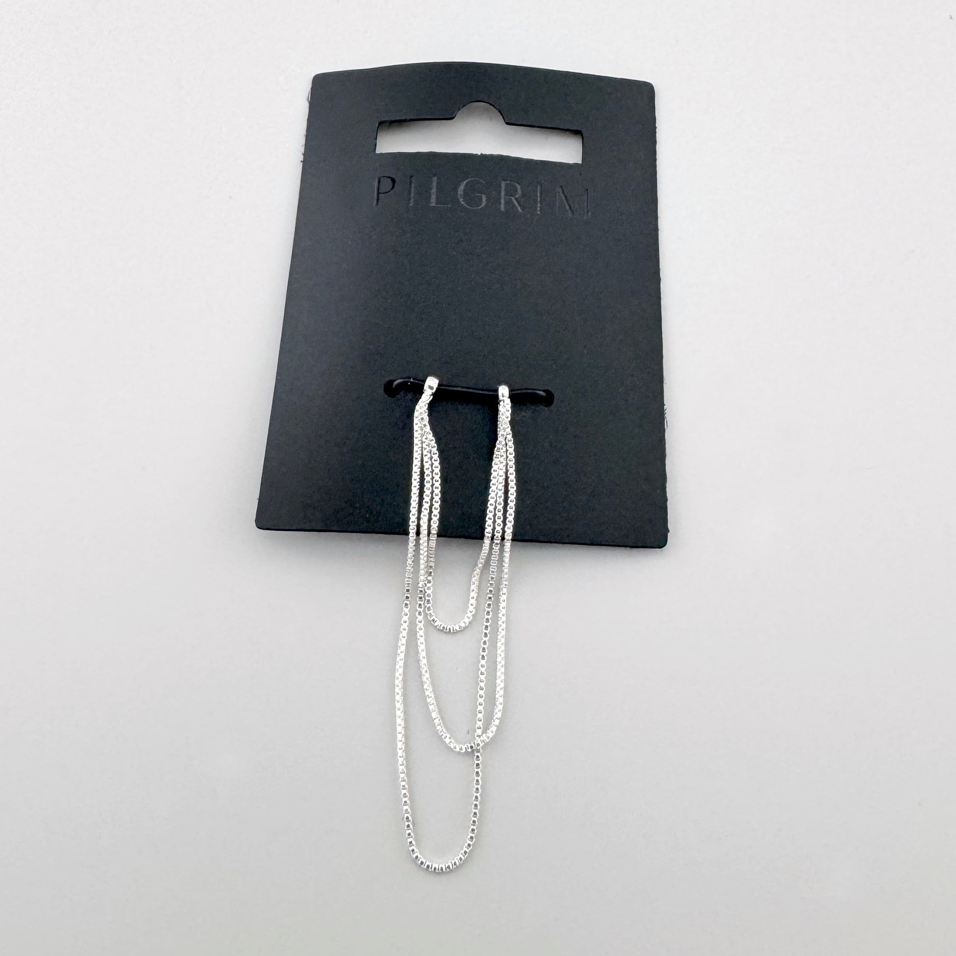 Potrójna zawieszka do kolczyków Pilgrim z trzema łańcuszkami w srebrnym odcieniu