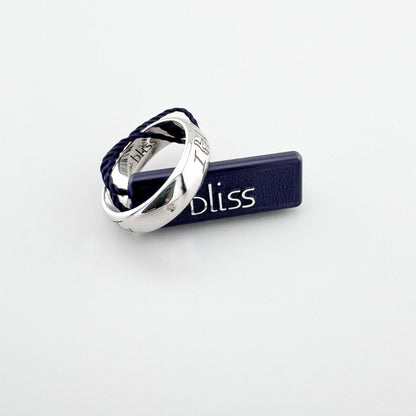 Anillo grabado Bliss Gioielli con brillo plateado y forma limpia