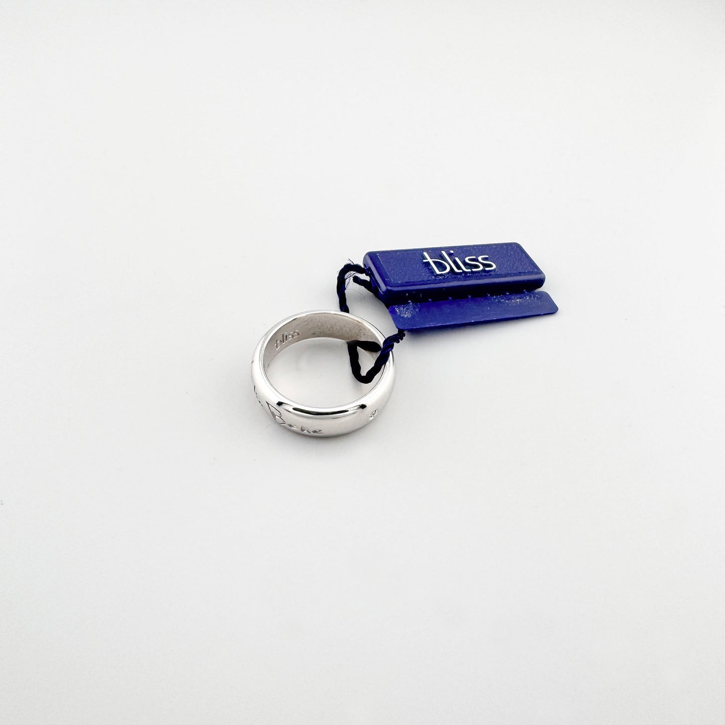 Anillo de plata Bliss Gioielli con brillo pulido y grabado sutil