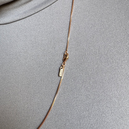Vergoldete Pilgrim-Kette mit feiner Struktur im Detail