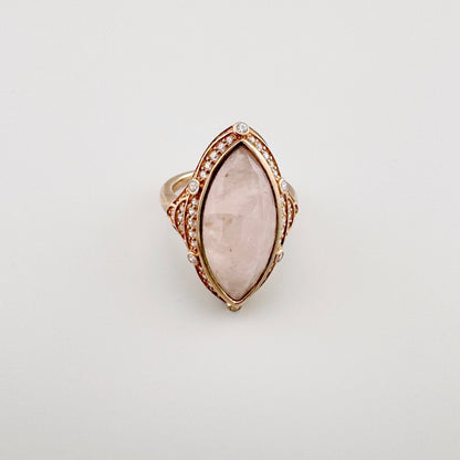 Silver Thomas Sabo ring with a marquise-shaped rose quartz and sparkling zirconia setting