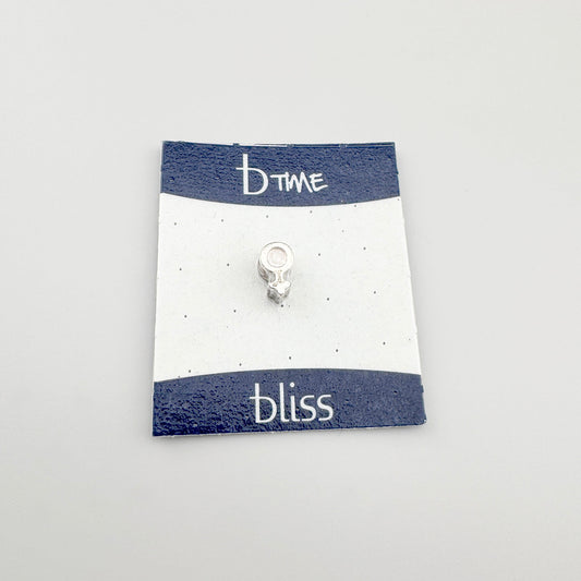 Srebrny charm Bliss Gioielli o minimalistycznej formie z centralnym otworem