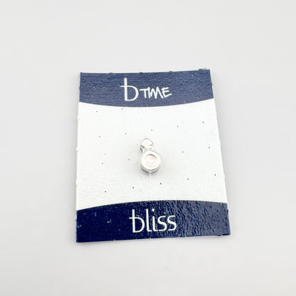 Srebrny charm Bliss Gioielli o minimalistycznej formie z centralnym otworem