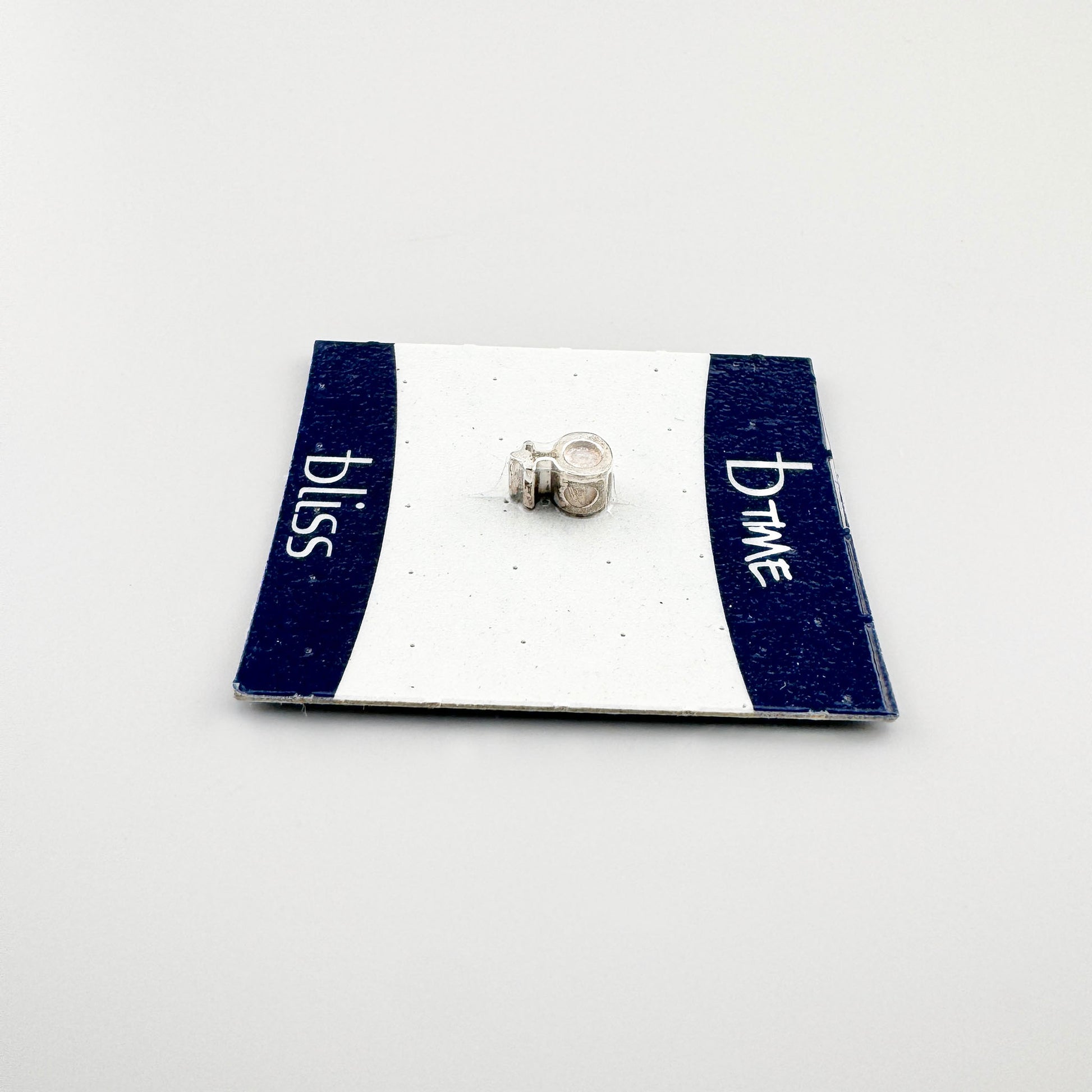 Silver charm Bliss Gioielli with a clean modular shape and central opening
