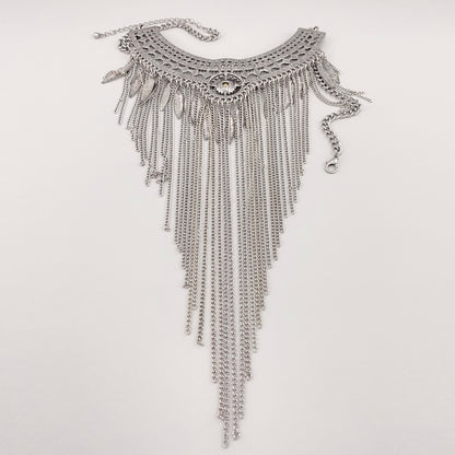 Collier Pimkie à franges argentées avec longue cascade et forme ajourée