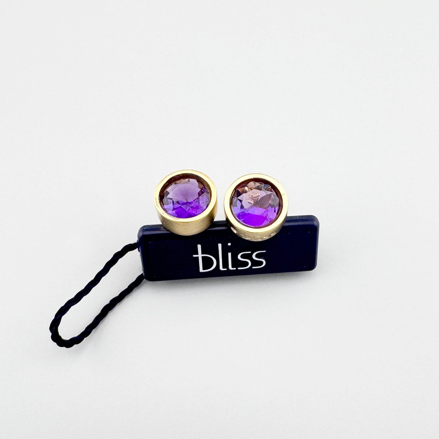 Kolczyki srebrne z kwarcem Bliss o delikatnym fiołkowym połysku