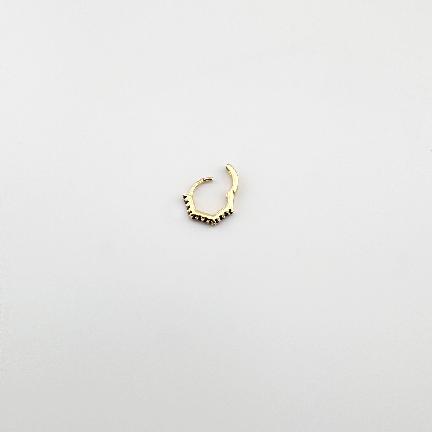 Ohrring Earcandy mit schwarzen Zirkonia in kleiner goldfarbener Creolenform