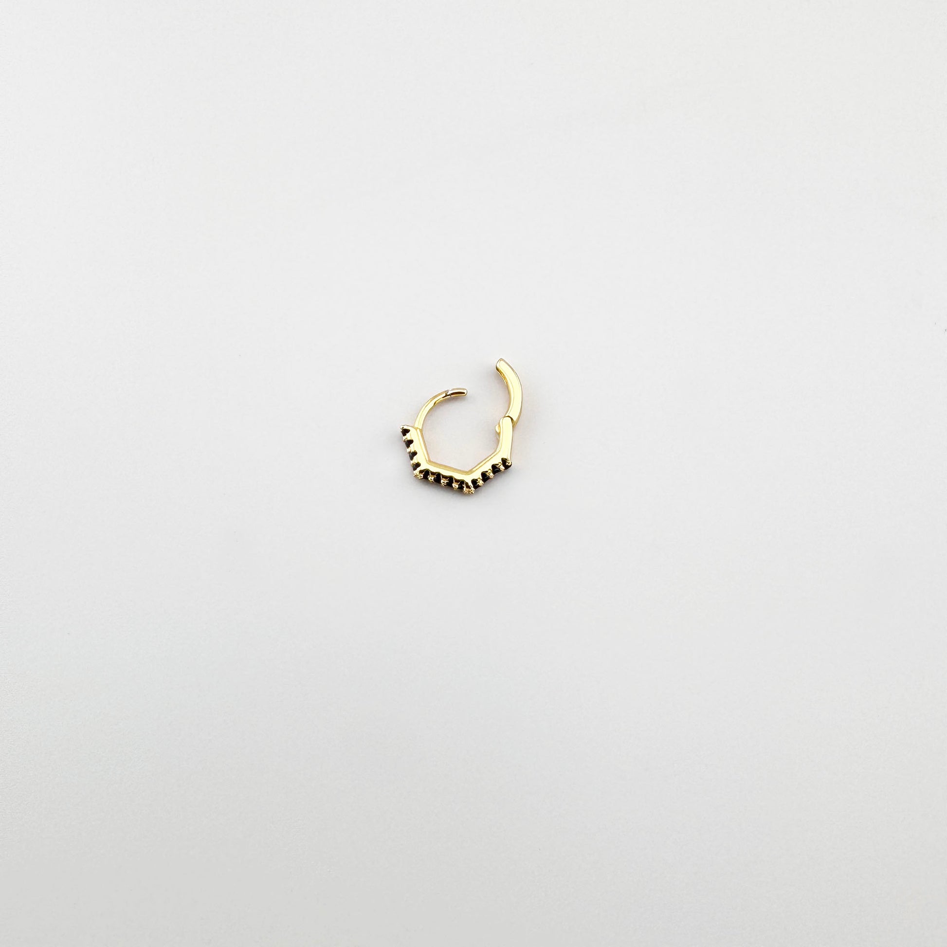 Ohrring Earcandy mit schwarzen Zirkonia in kleiner goldfarbener Creolenform