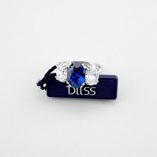 Pierścionek Bliss Gioielli z trzema kamieniami i centralną ciemnoniebieską cyrkonią