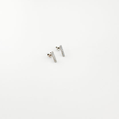 Pendientes Universe con circonias en forma vertical y minimalista