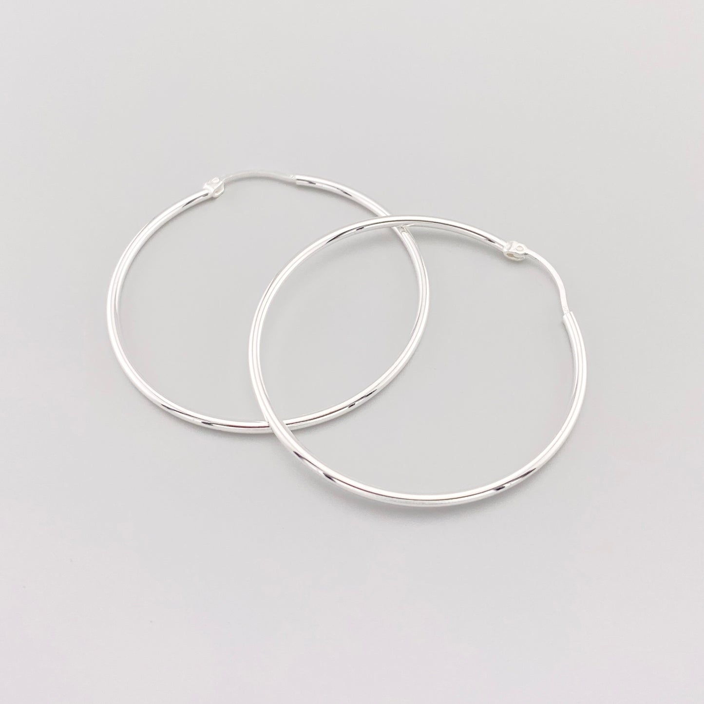 Silver hoop earrings IRL (France)