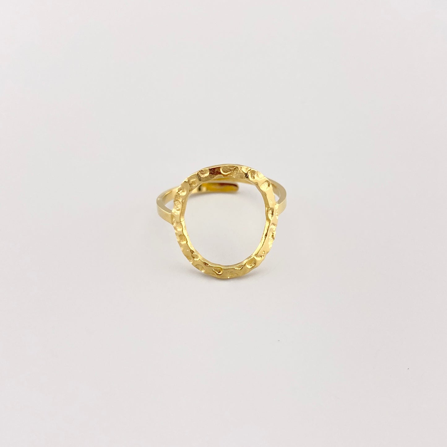 Ring with an oval decor IRL (France)