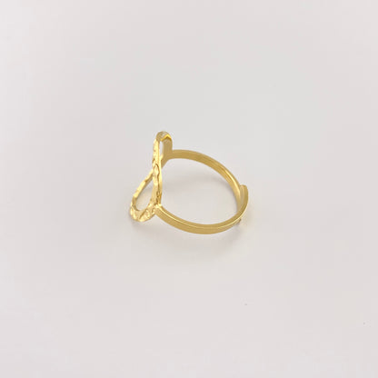 Ring with an oval decor IRL (France)