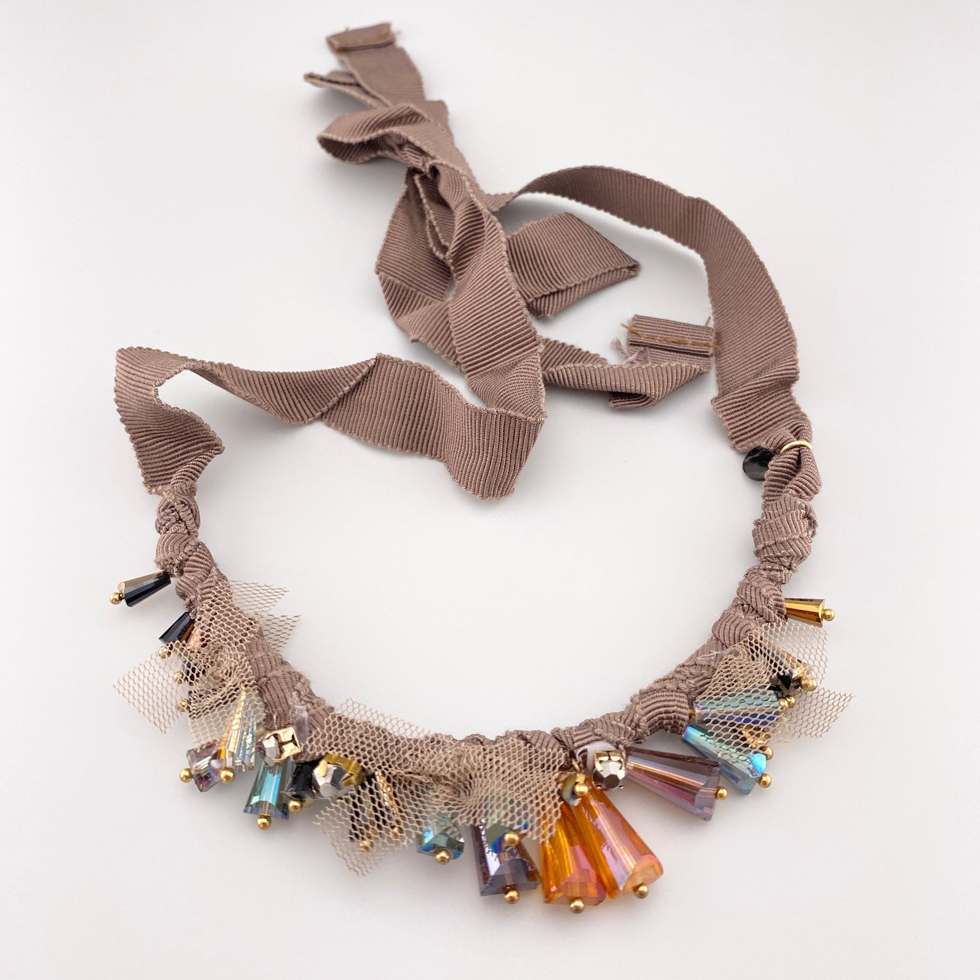 brązowy choker