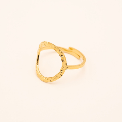 Ring with an oval decor IRL (France)